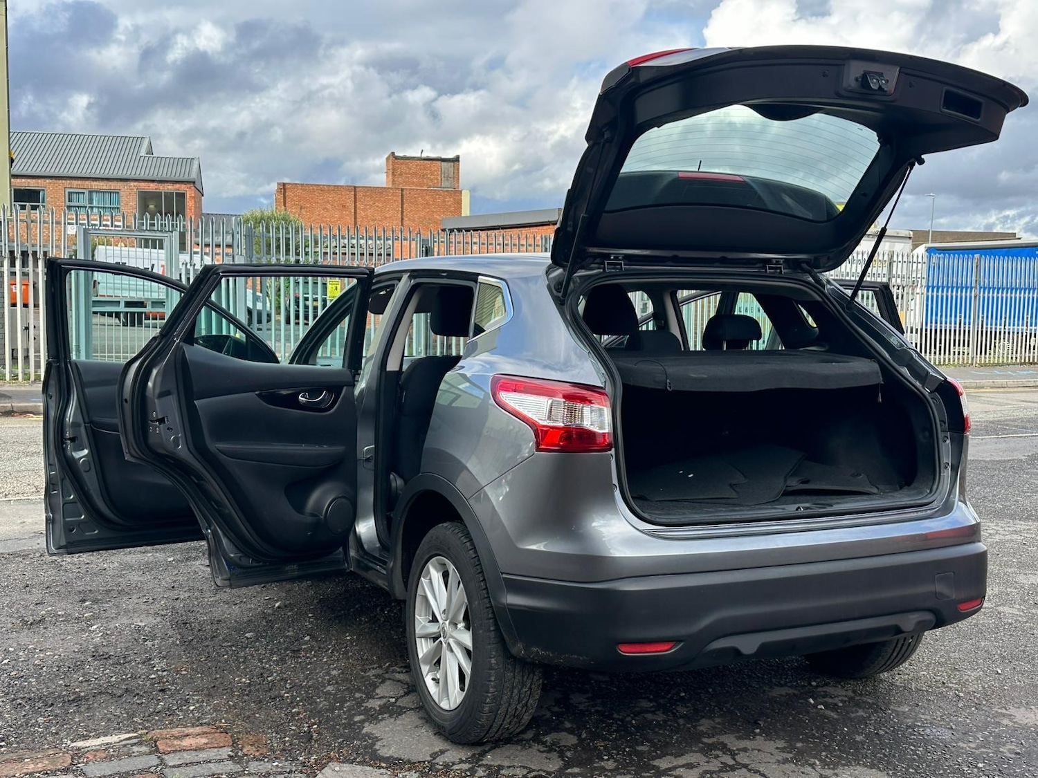 Used Nissan Qashqai 2014 for sale - 76379685: Photo 44