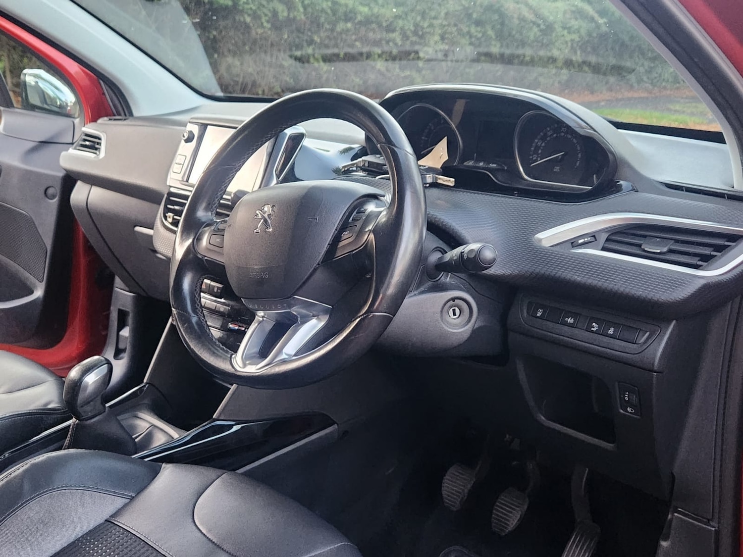 Used Peugeot 2008 2015 for sale - 76357849: Photo 31