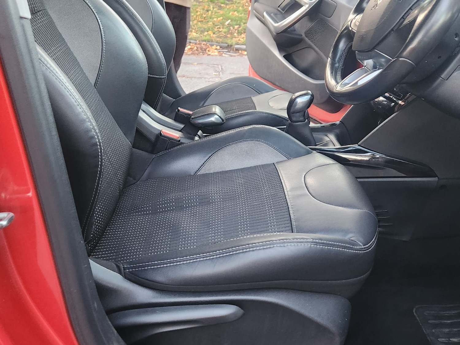 Used Peugeot 2008 2015 for sale - 76357849: Photo 33