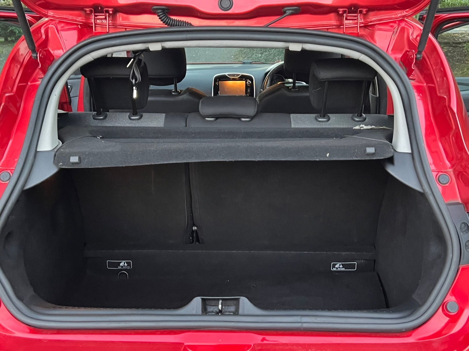 Used Renault Clio 2015 for sale - 76375469: Photo 19