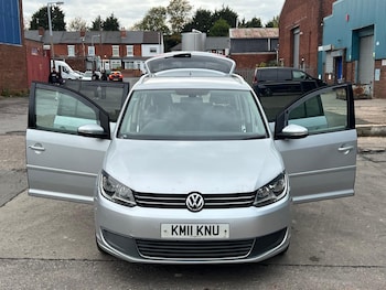 Used Volkswagen Touran 2011 for sale - 76352723: Photo