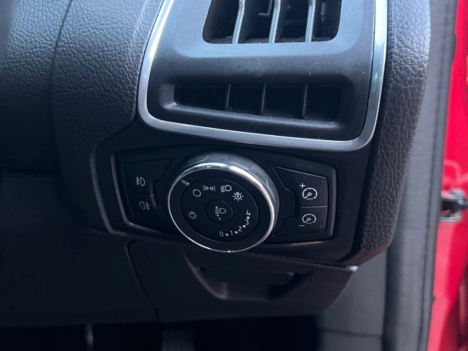 Used Ford Focus 2011 for sale - 76370030: Photo 14