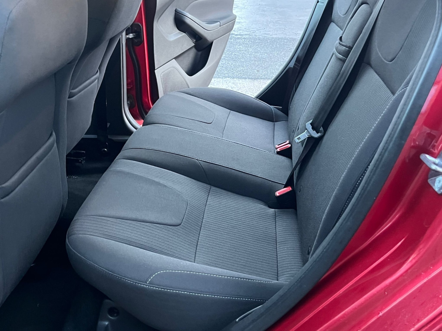 Used Ford Focus 2011 for sale - 76370030: Photo 16