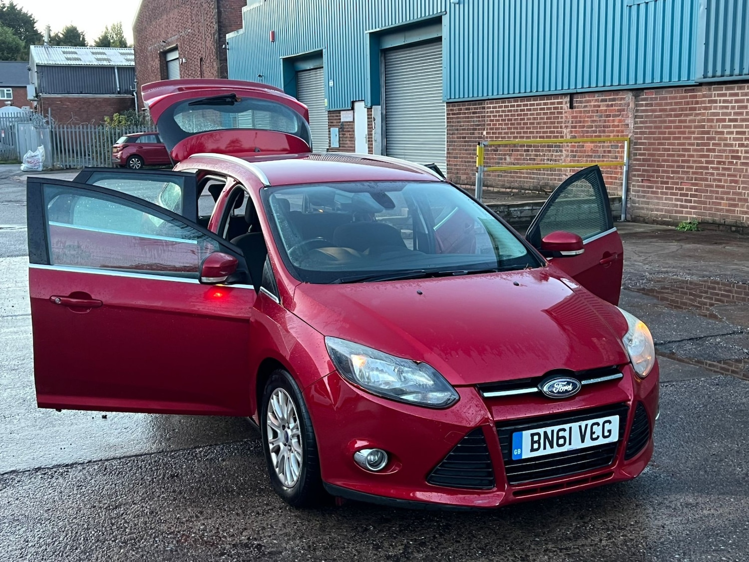 Used Ford Focus 2011 for sale - 76370030: Photo 24