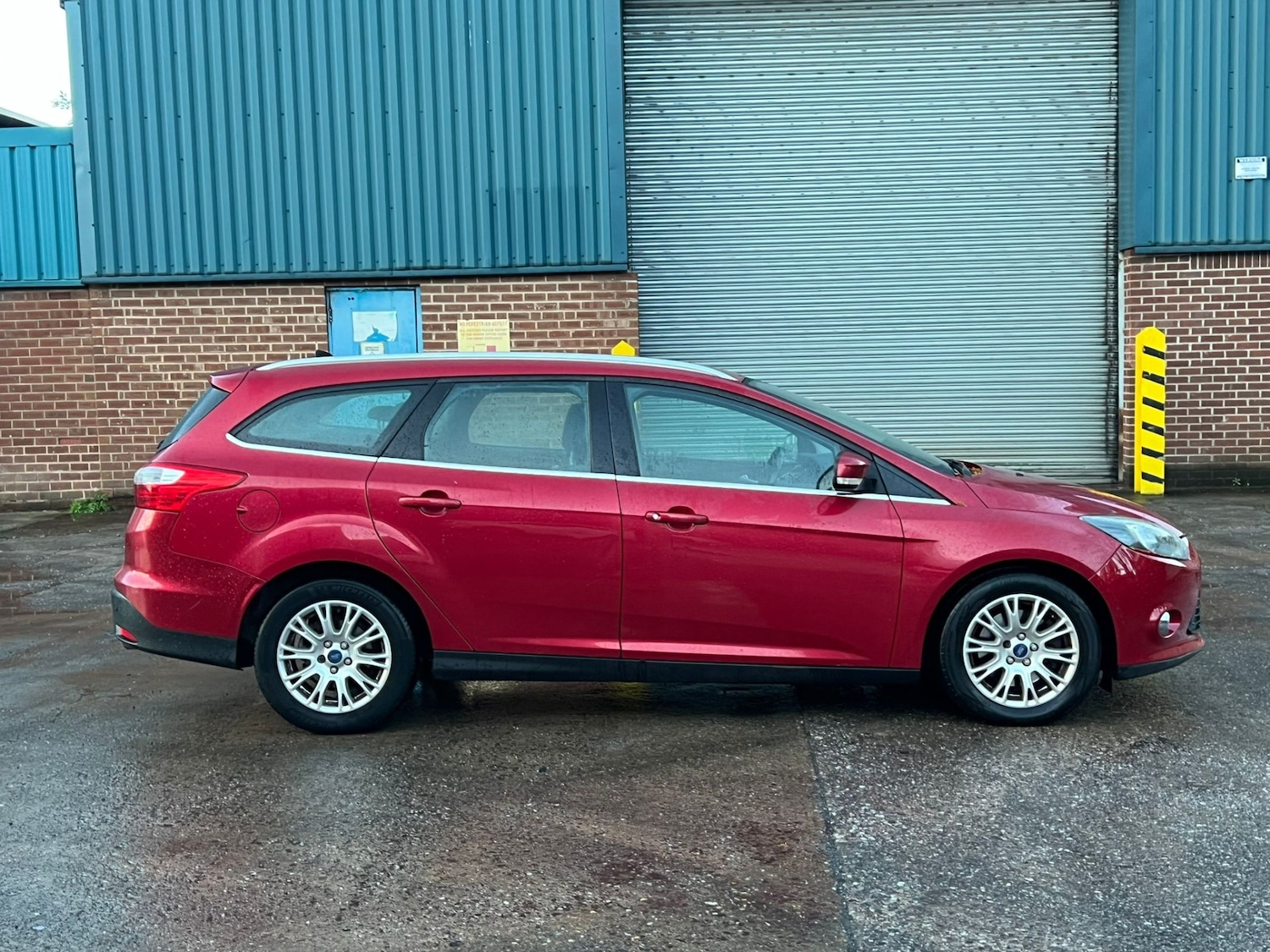 Used Ford Focus 2011 for sale - 76370030: Photo 26