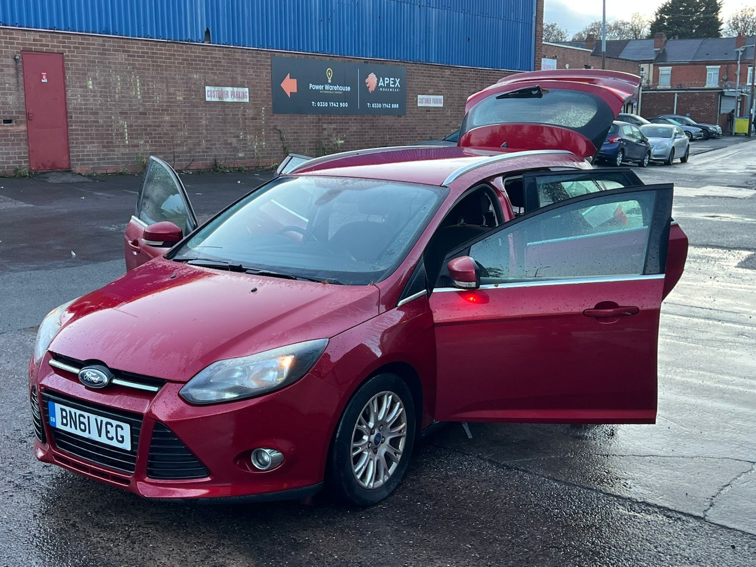 Used Ford Focus 2011 for sale - 76370030: Photo 3
