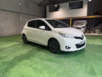 Used Toyota Yaris 2012 for sale - 79249740: Photo
