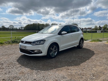 Used Volkswagen Polo 2015 for sale - 78324747: Photo