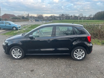 Used Volkswagen Polo 2015 for sale - 77435321: Photo