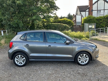 Used Volkswagen Polo 2015 for sale - 78862150: Photo