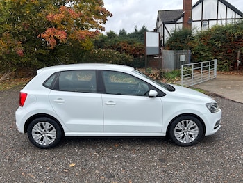 Used Volkswagen Polo 2015 for sale - 76435048: Photo