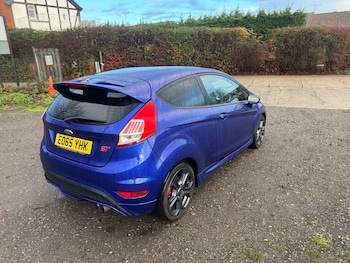 Used Ford Fiesta 2015 for sale - 77221386: Photo