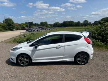 2014 (64) - 1.6 EcoBoost ST-3 3dr