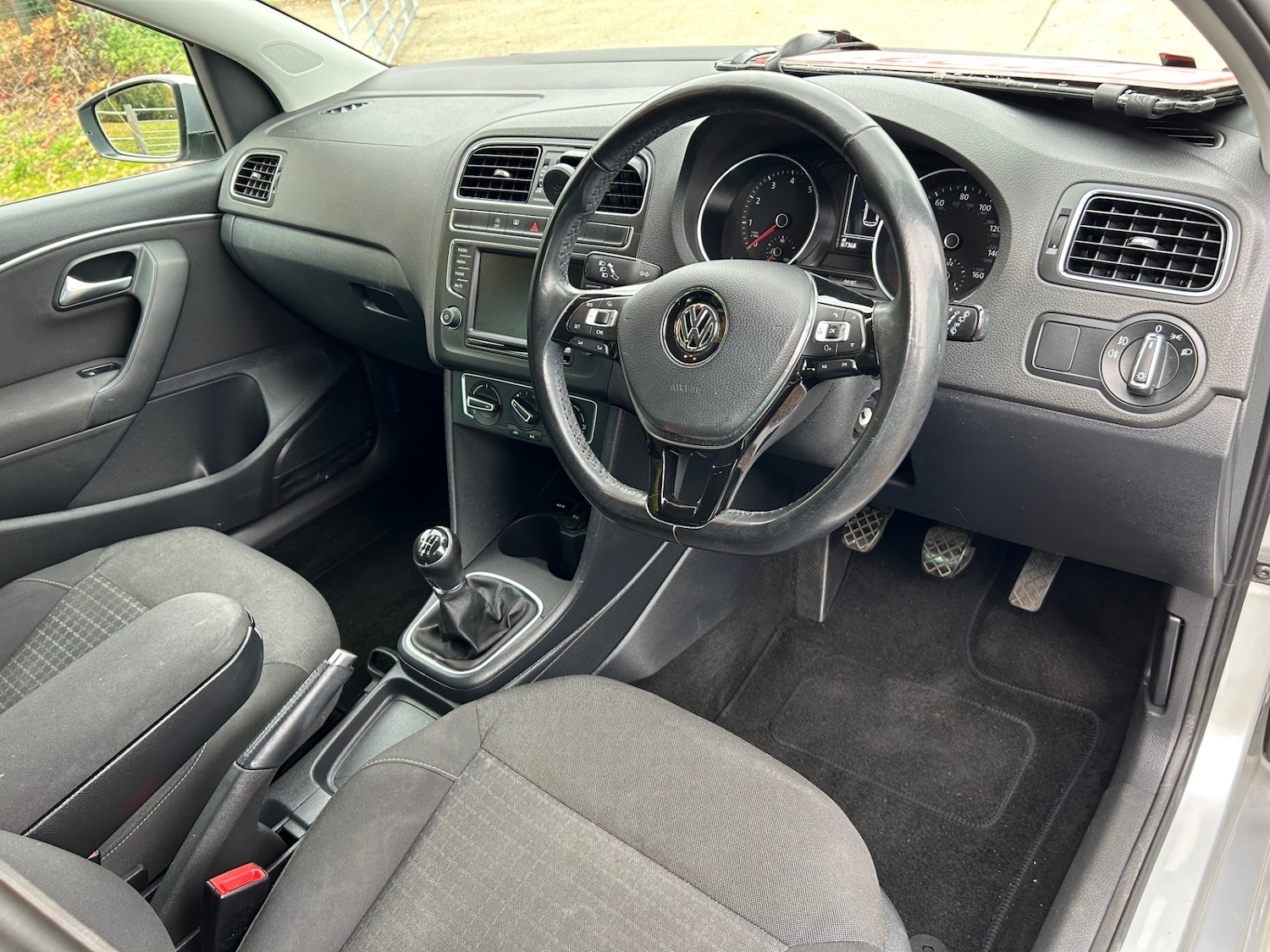 Used Volkswagen Polo 2015 for sale - 76396773: Photo 10