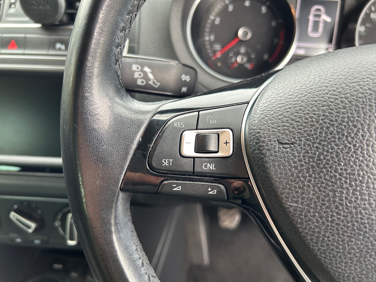 Used Volkswagen Polo 2015 for sale - 76396773: Photo 11