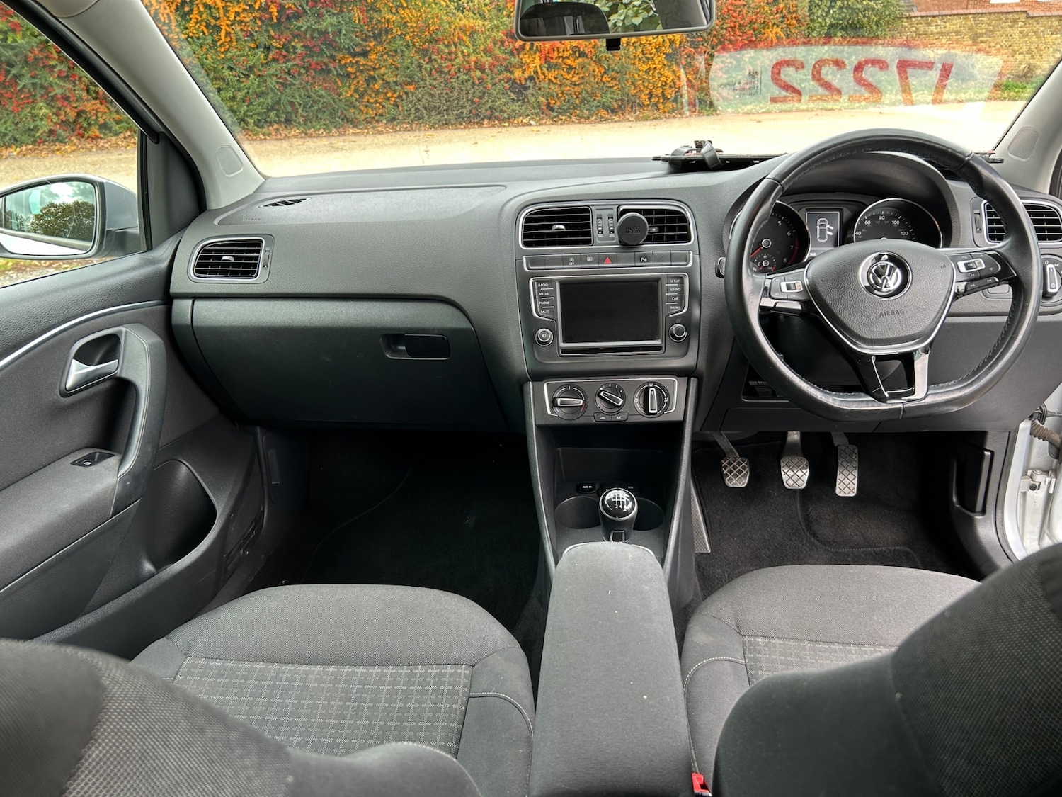 Used Volkswagen Polo 2015 for sale - 76396773: Photo 9