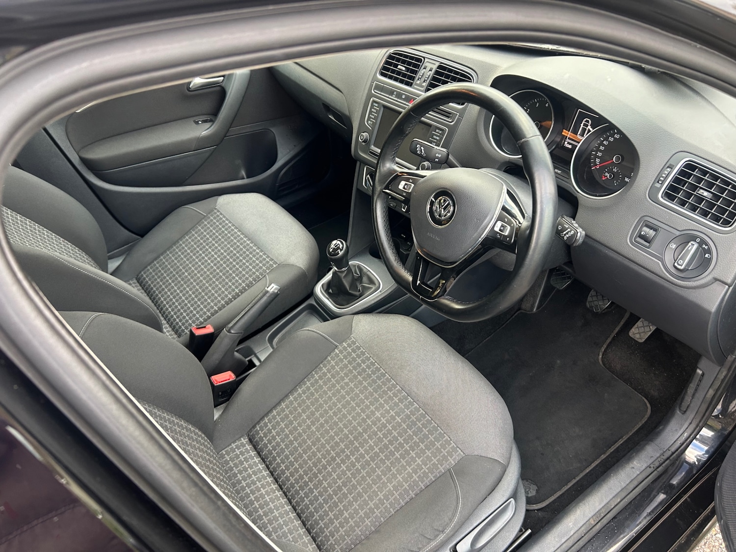 Used Volkswagen Polo 2015 for sale - 76435047: Photo 10