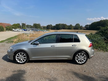 Used Volkswagen Golf 2014 for sale - 79640337: Photo