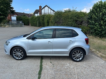 Used Volkswagen Polo 2015 for sale - 79217797: Photo