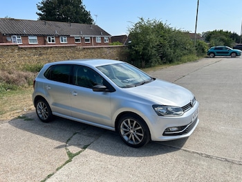 Used Volkswagen Polo 2015 for sale - 79217797: Photo