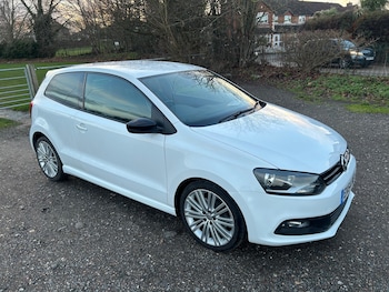 Used Volkswagen Polo 2014 for sale - 77233619: Photo