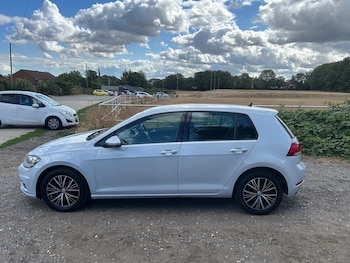 Used Volkswagen Golf 2017 for sale - 79592567: Photo