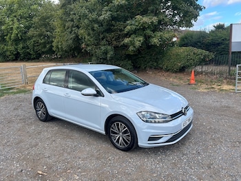 Used Volkswagen Golf 2017 for sale - 79592567: Photo