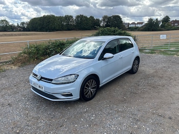 Used Volkswagen Golf 2017 for sale - 79592567: Photo