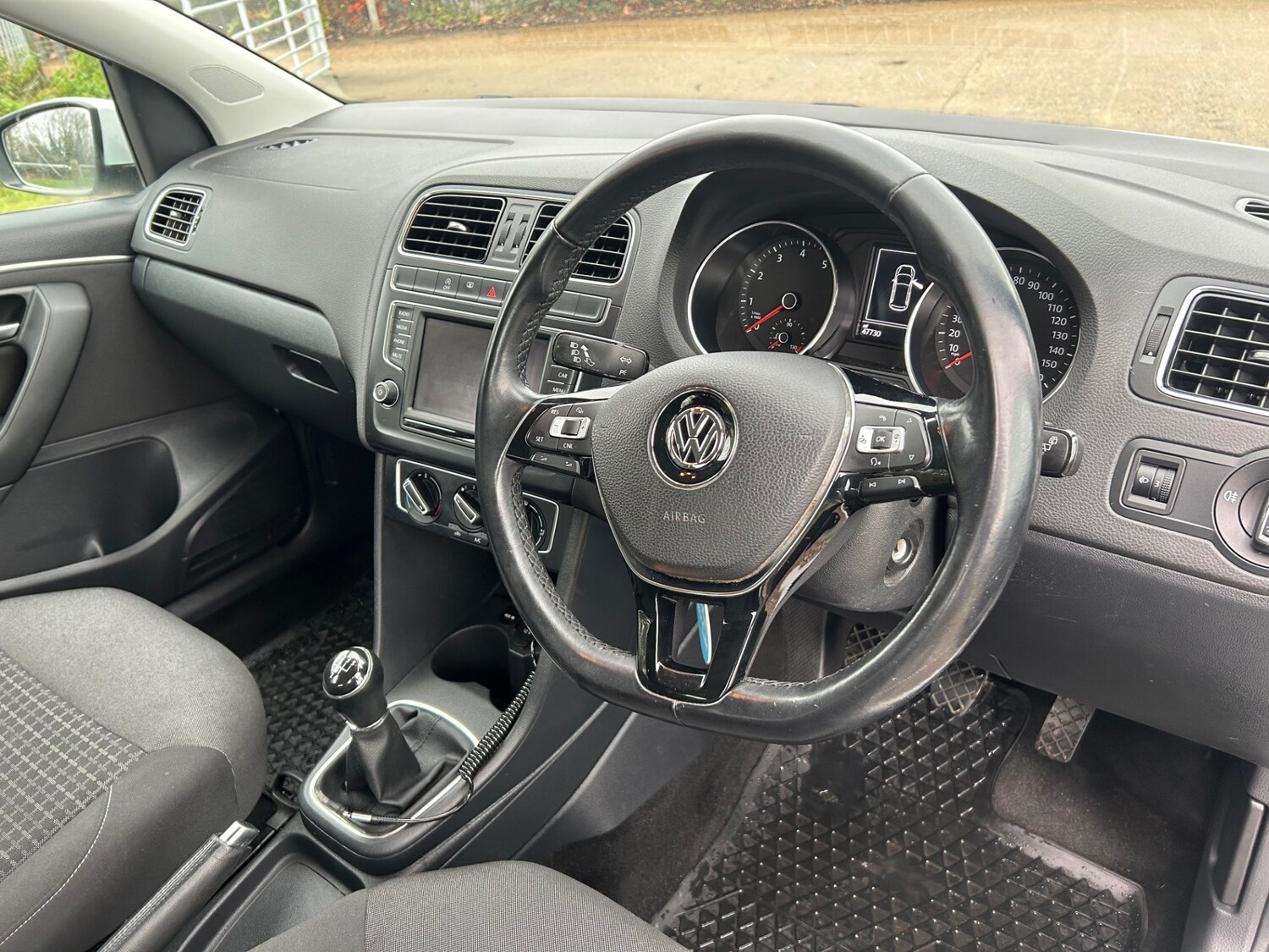 Used Volkswagen Polo 2015 for sale - 77542430: Photo 9