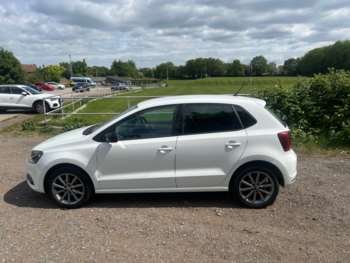 2015 (64) - 1.0 SE Design 5dr