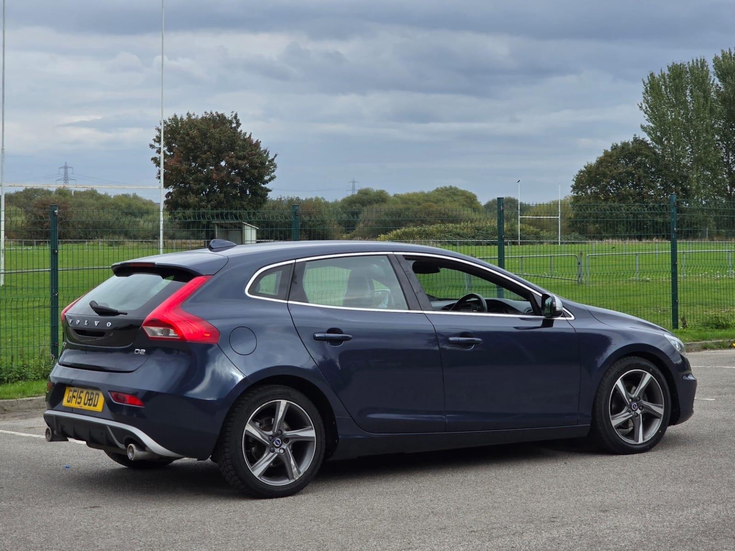 Used Volvo V40 2015 for sale - 76085272: Photo 3