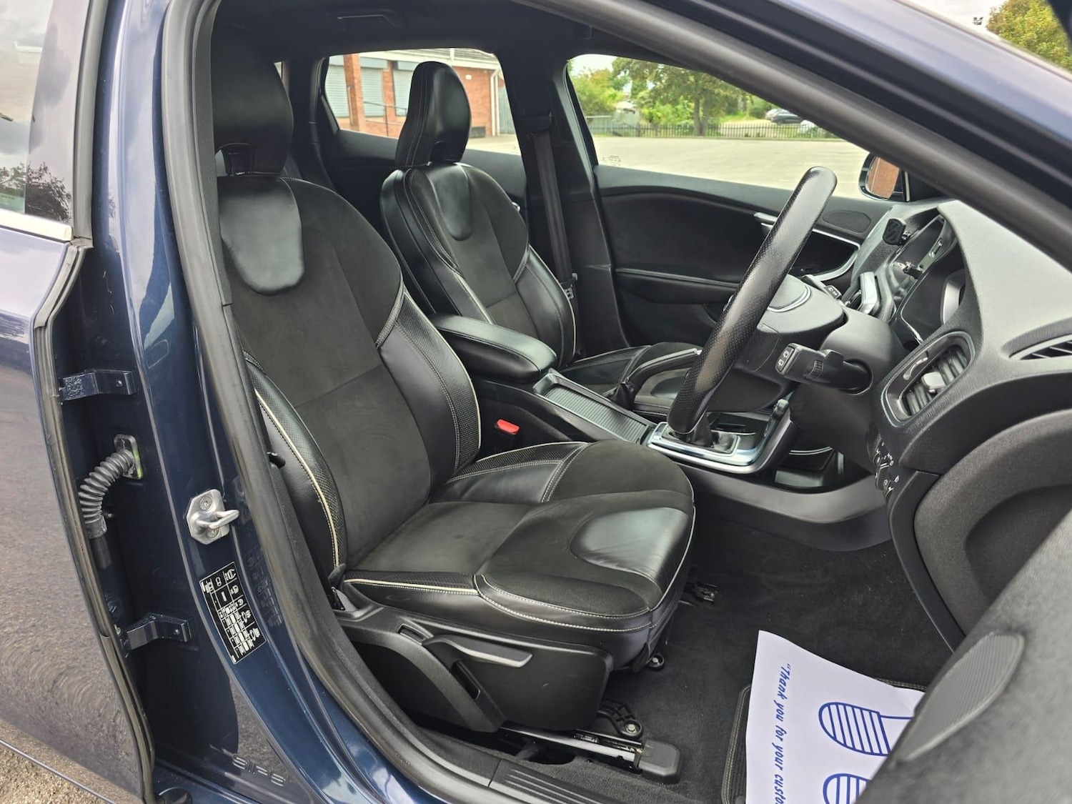 Used Volvo V40 2015 for sale - 76085272: Photo 32