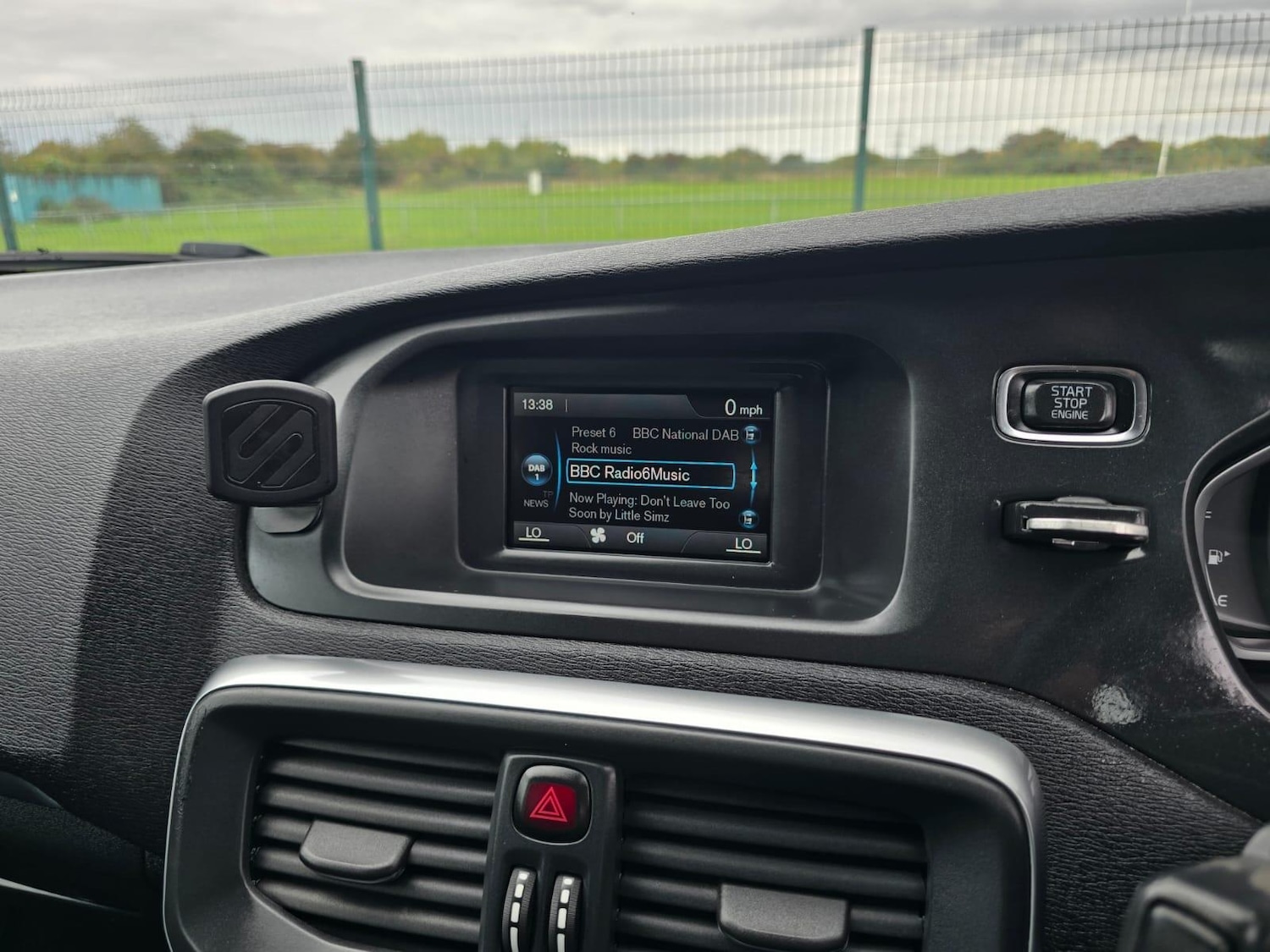 Used Volvo V40 2015 for sale - 76085272: Photo 42