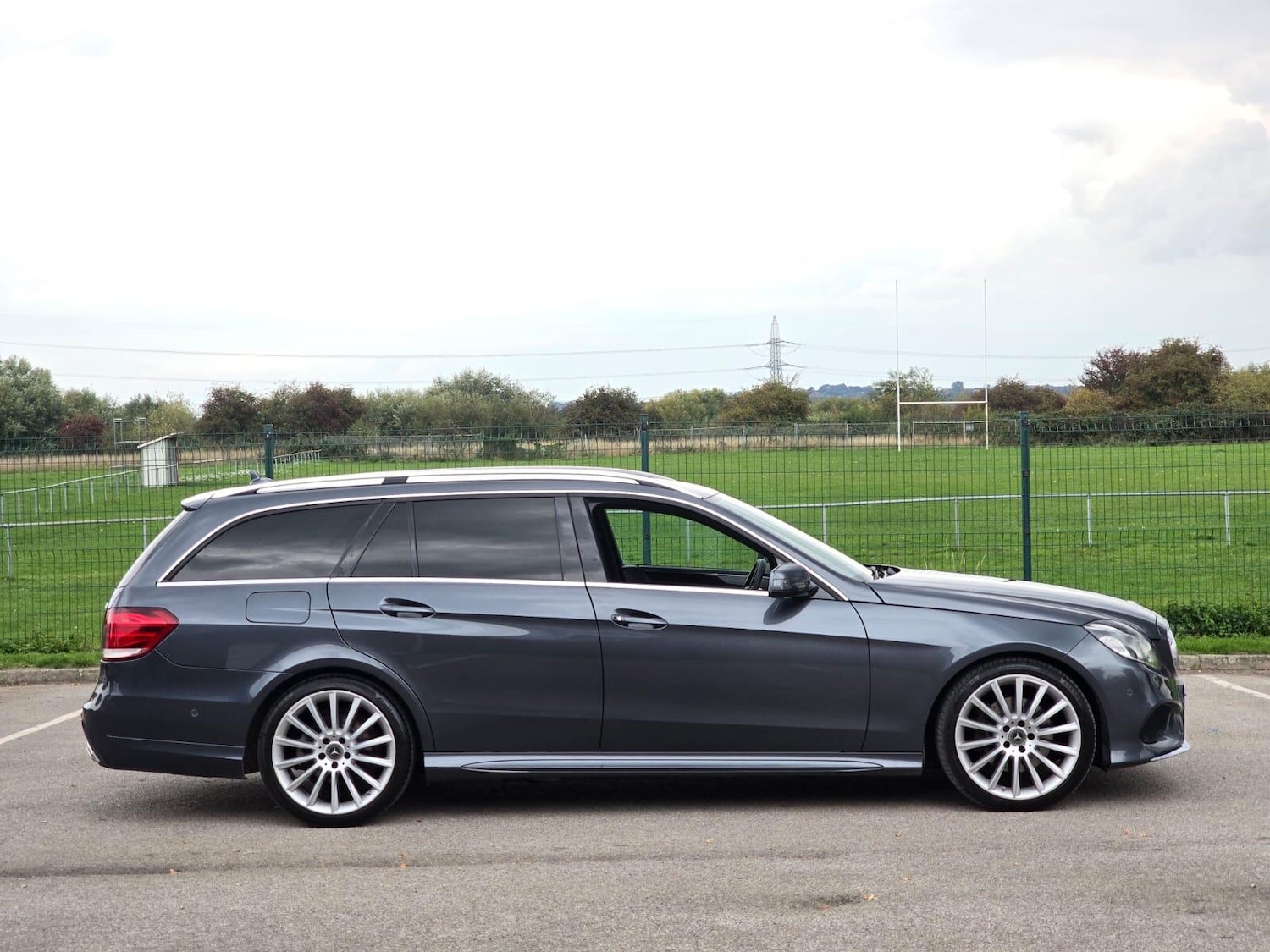 Used Mercedes-Benz E-Class 2013 for sale - 76094571: Photo 2