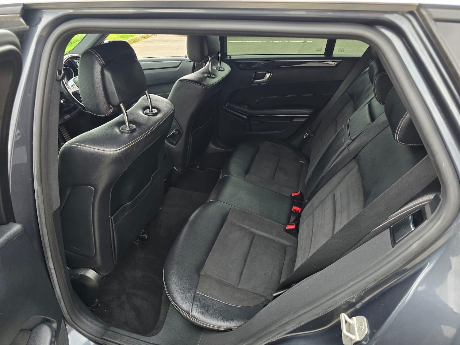 Used Mercedes-Benz E-Class 2013 for sale - 76094571: Photo 37