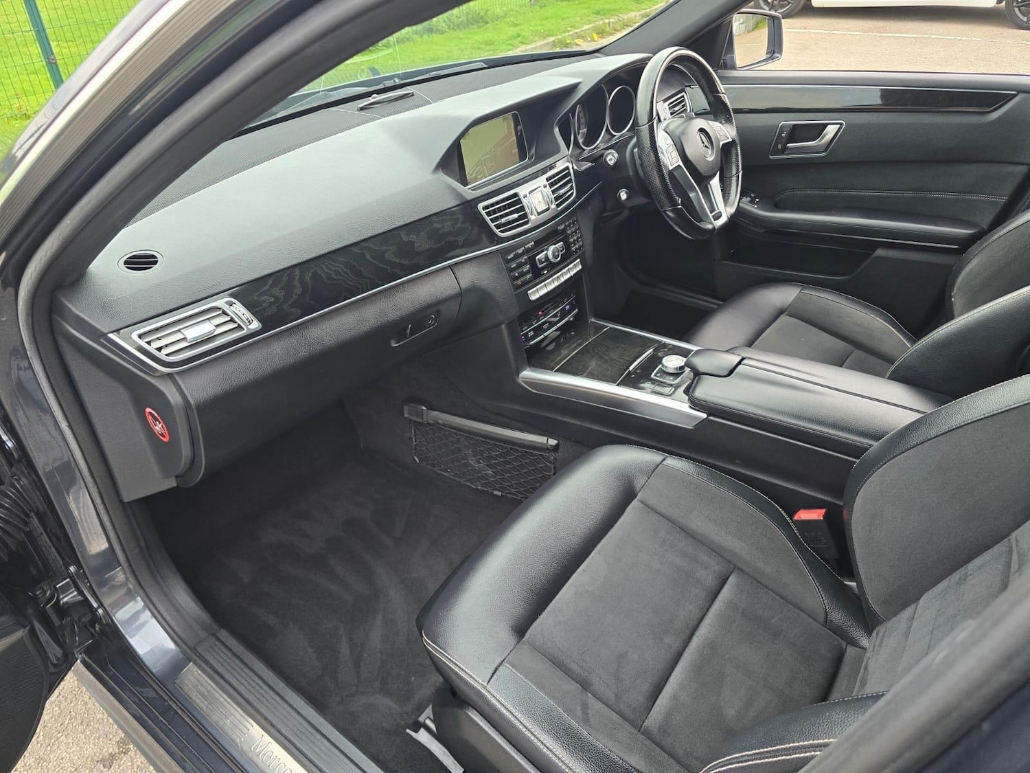 Used Mercedes-Benz E-Class 2013 for sale - 76094571: Photo 38