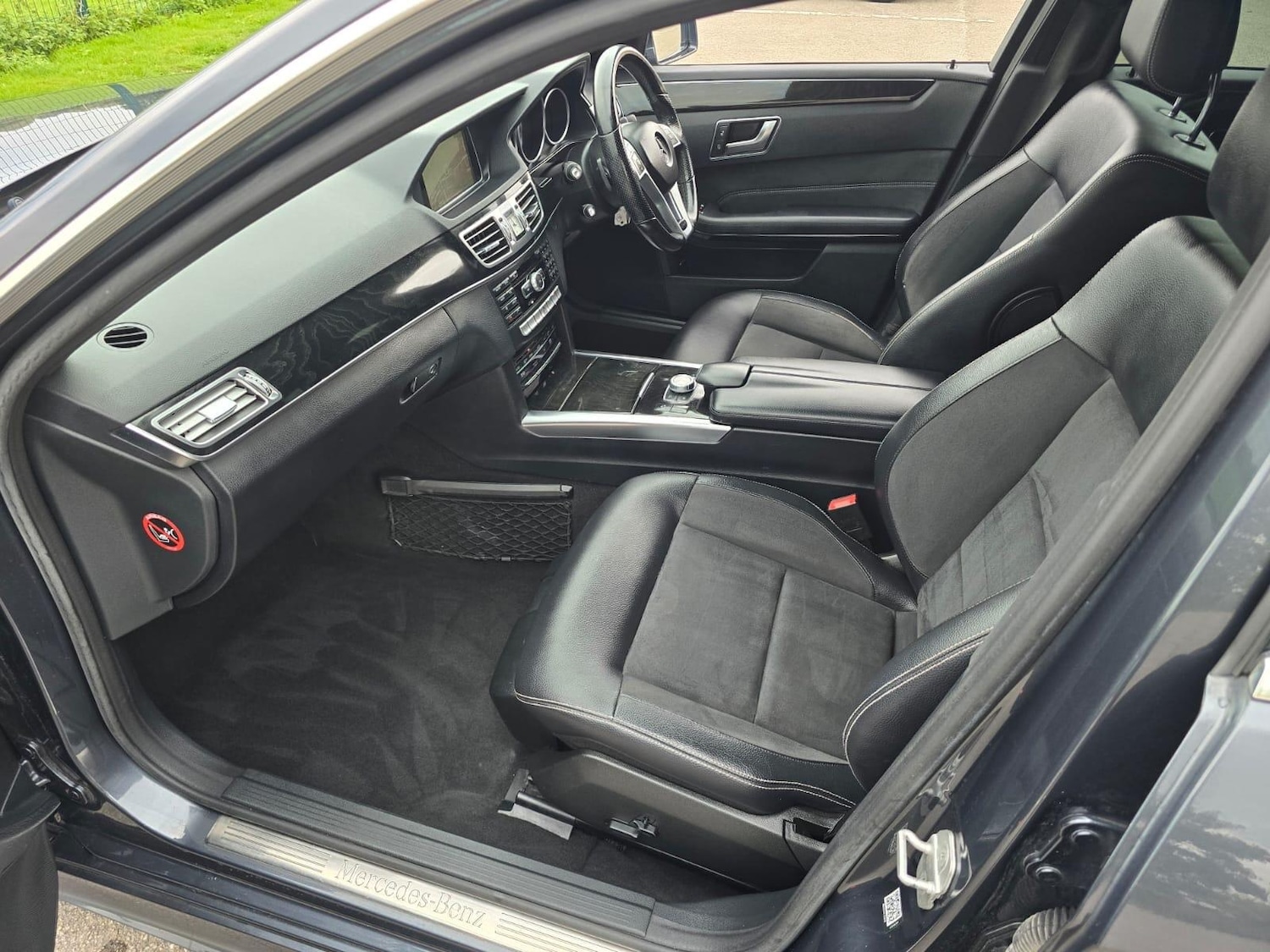 Used Mercedes-Benz E-Class 2013 for sale - 76094571: Photo 39
