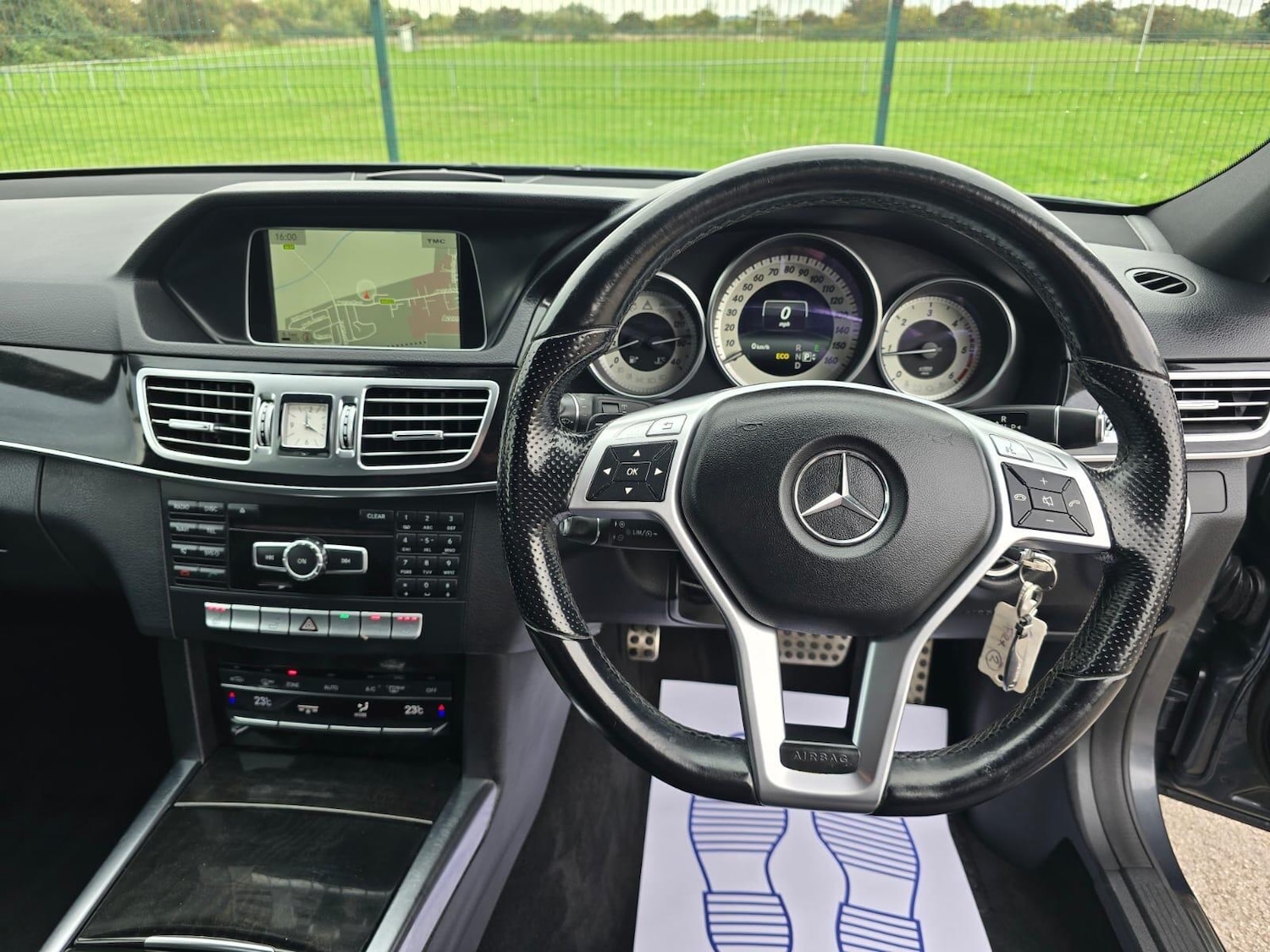 Used Mercedes-Benz E-Class 2013 for sale - 76094571: Photo 41