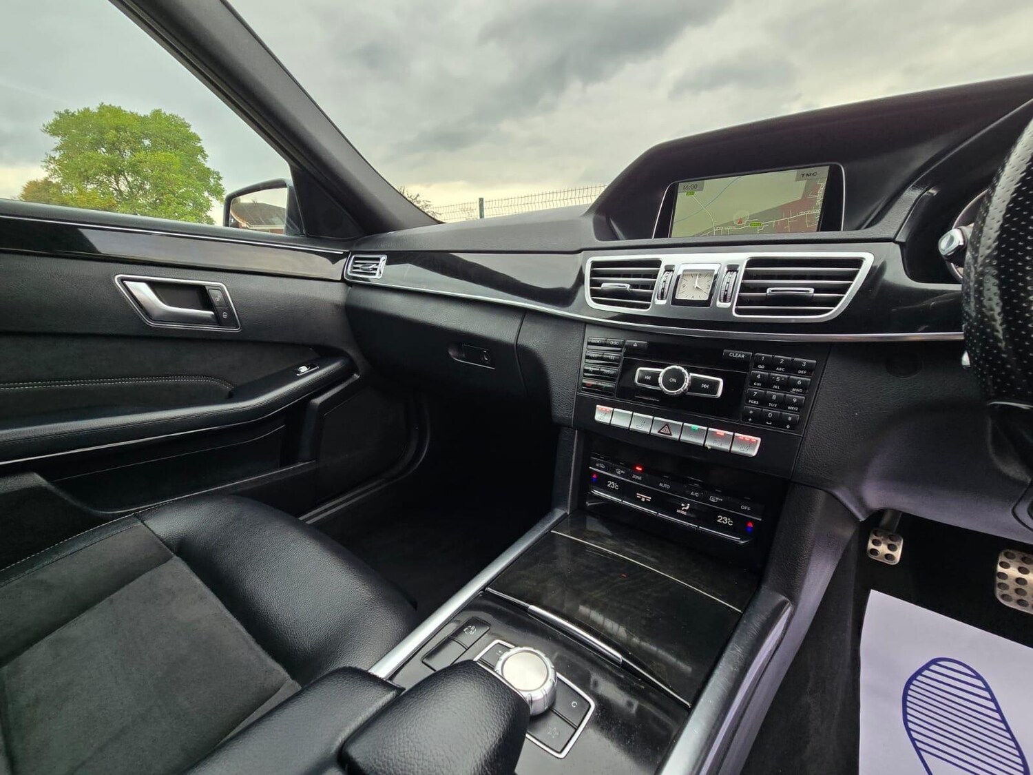 Used Mercedes-Benz E-Class 2013 for sale - 76094571: Photo 42