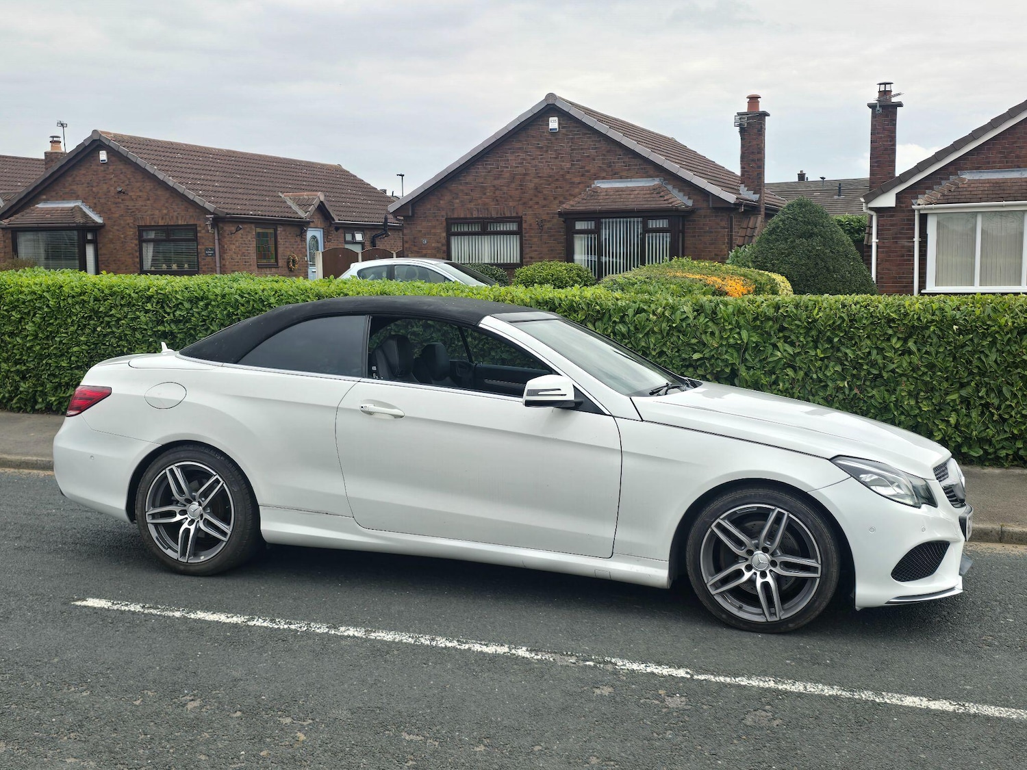 Used Mercedes-Benz E-Class 2013 for sale - 76094594: Photo 2