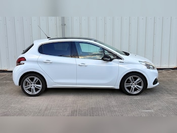 Used Peugeot 208 2016 for sale - 79386329: Photo