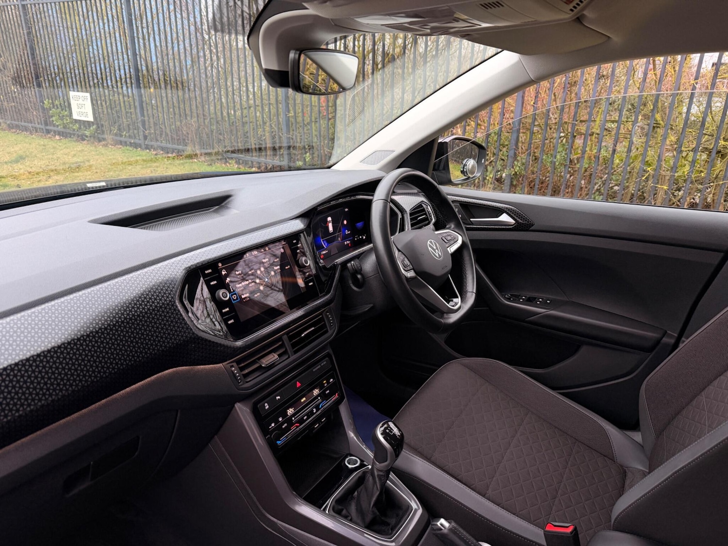 Used Volkswagen T-Cross 2024 for sale - 77426199: Photo 8