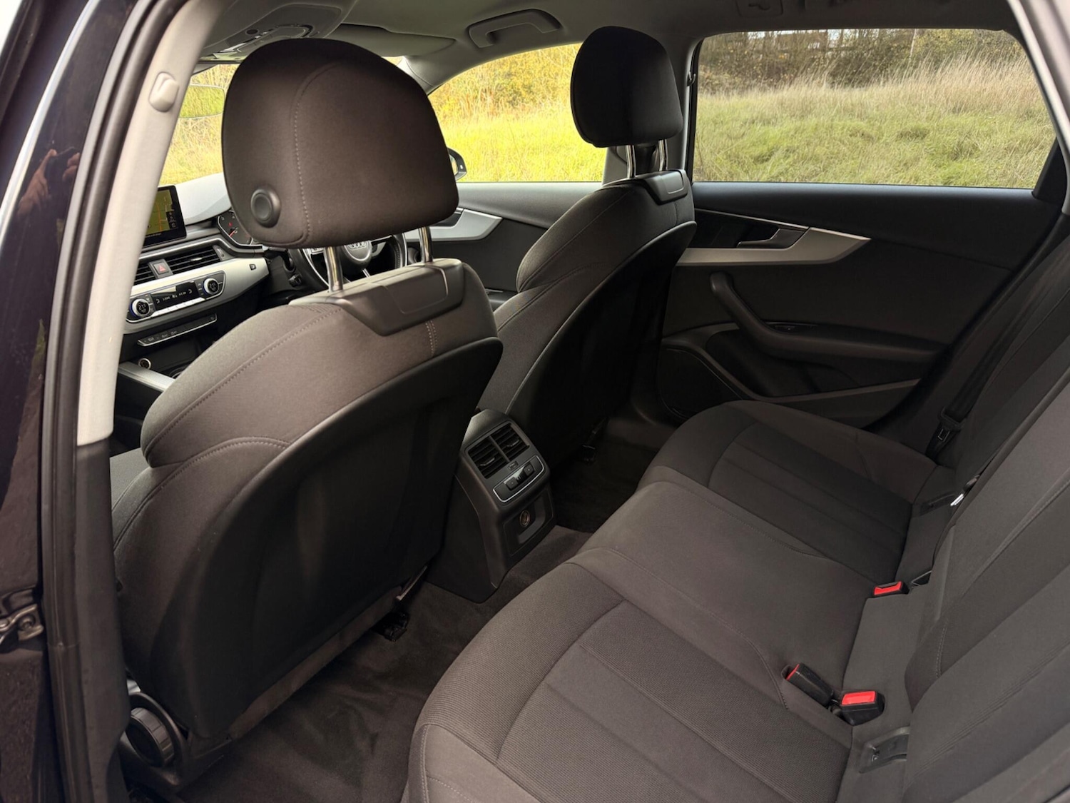 Used Audi A4 Avant 2016 for sale - 76658640: Photo 10