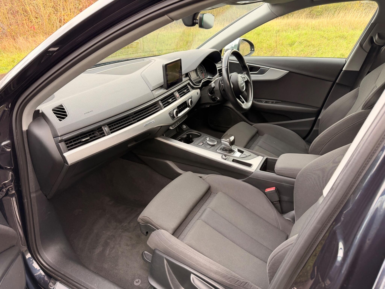 Used Audi A4 Avant 2016 for sale - 76658640: Photo 12