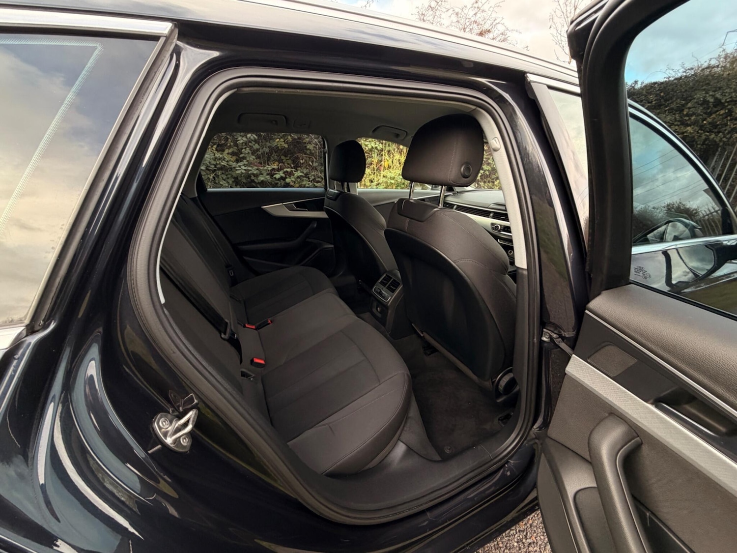 Used Audi A4 Avant 2016 for sale - 76658640: Photo 21