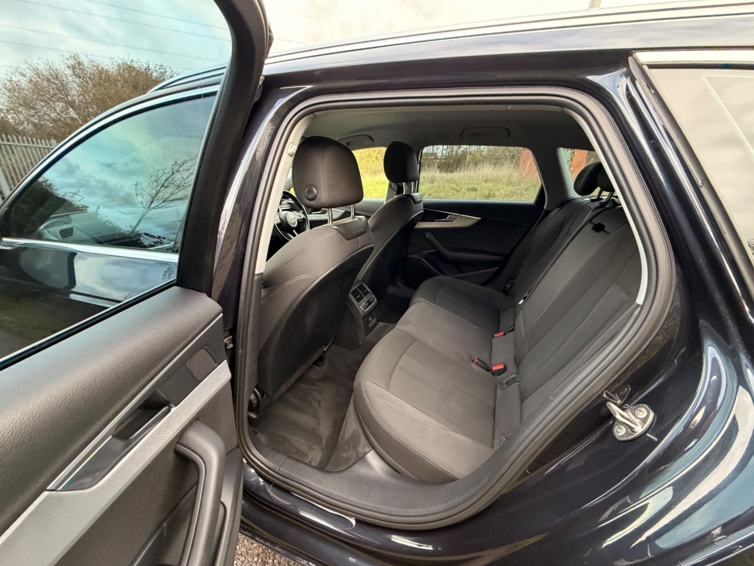 Used Audi A4 Avant 2016 for sale - 76658640: Photo 25