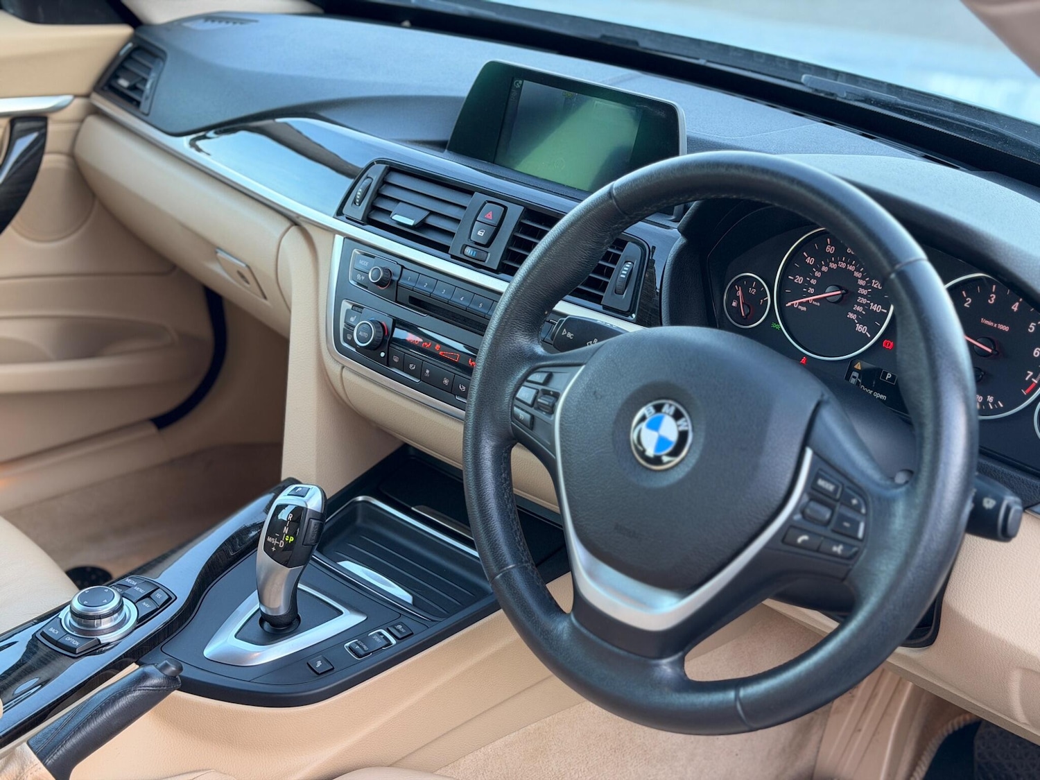 Used BMW 3 Series 2014 for sale - 76936325: Photo 12