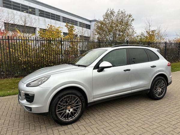 Used Porsche Cayenne 2017 for sale - 74383102: Photo 37