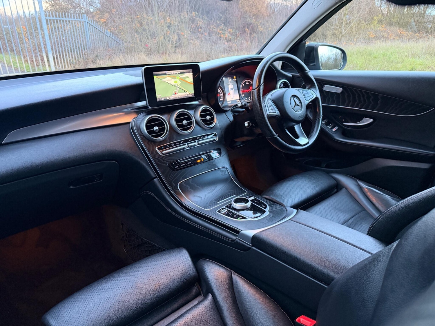 Used Mercedes-Benz GLC 2018 for sale - 76926953: Photo 28