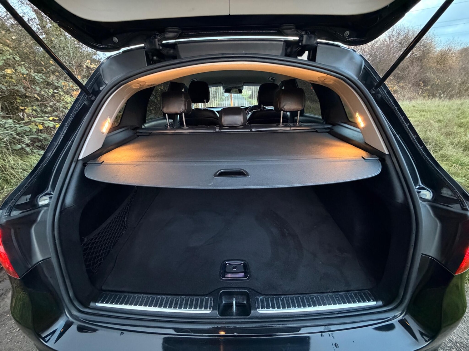 Used Mercedes-Benz GLC 2018 for sale - 76926953: Photo 32